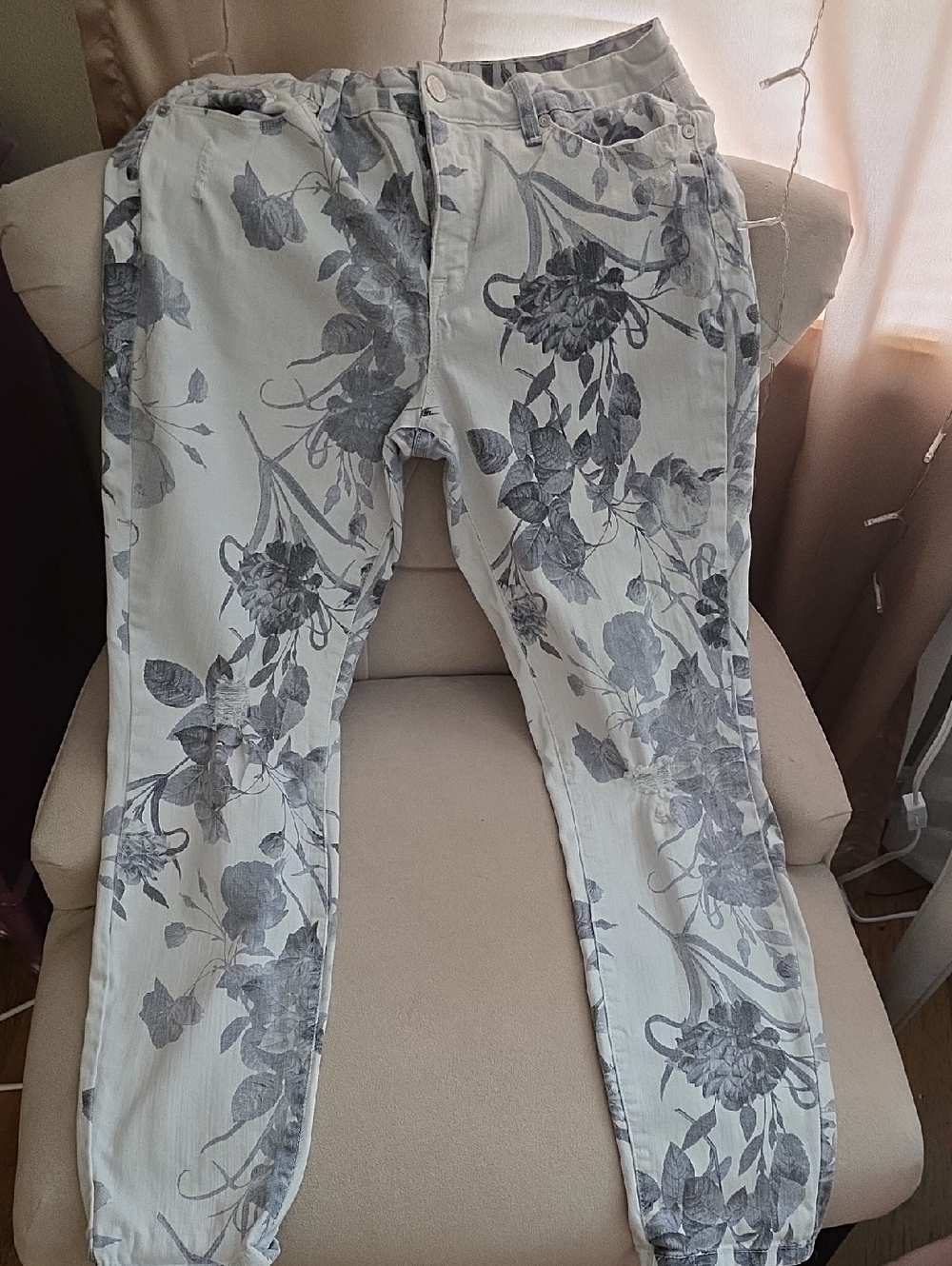 Nine West Gray and Charcoal Floral Jeans